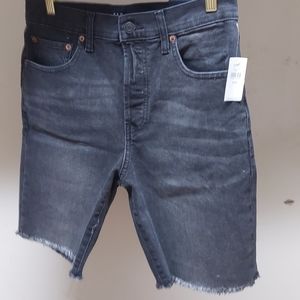 GAP black Bermuda cut NWT jean shorts, size 6